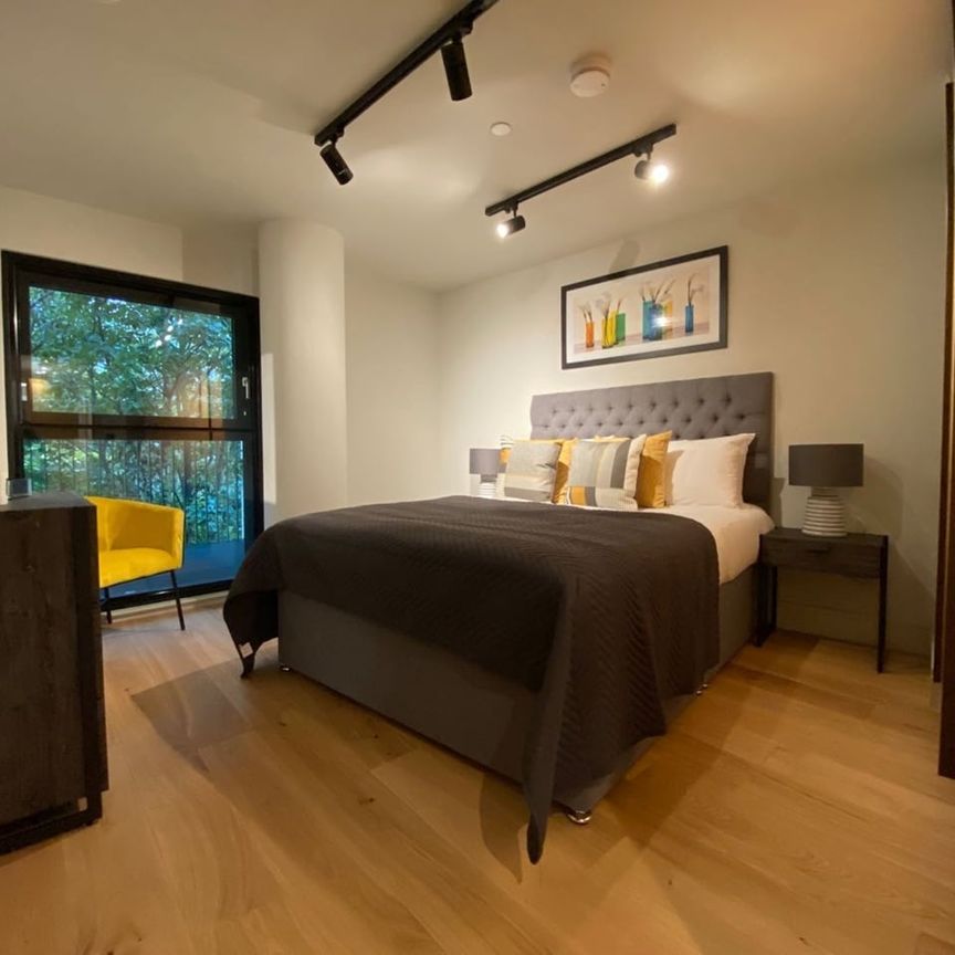 2 Bed Flat, Tower Bridge Road, SE1 - Photo 1