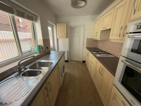 2 bedroom terraced house to rent - Photo 5