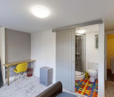 6 bedroom terraced house to rent - Photo 1