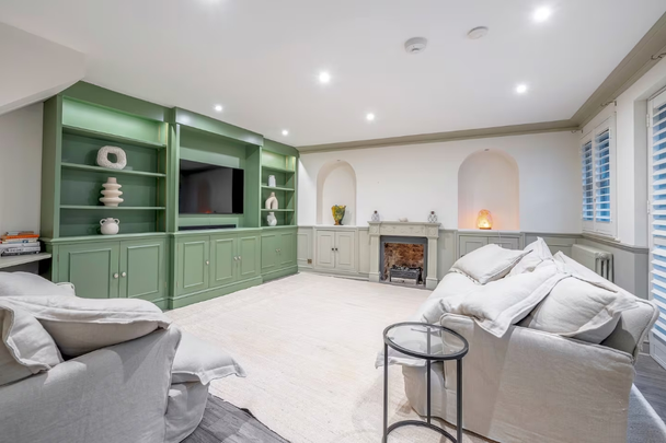 4 bedroom terraced house to rent - Photo 1