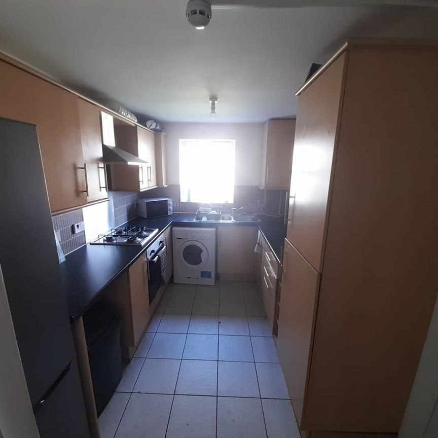 Room in a Shared House, Waterside Close, B9 - Photo 1