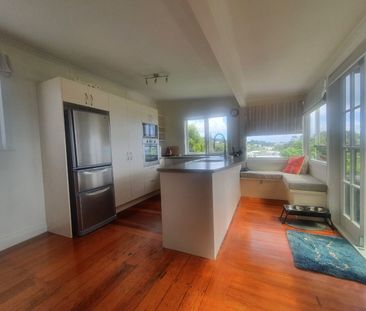 Modernized Homely Three Bedroom Home - Photo 6