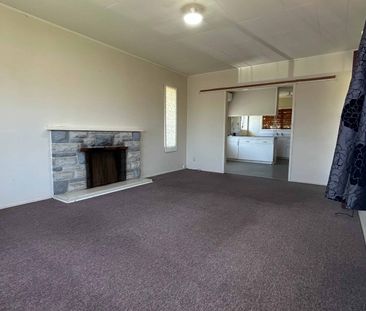 Sunny 3-Bedroom Family Home in the Heart of Howick - Photo 5