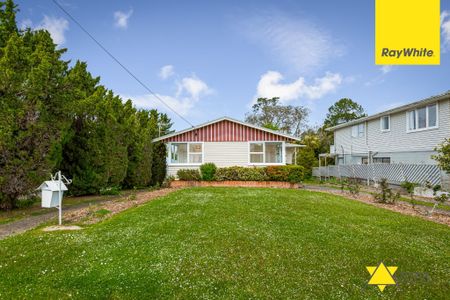 3 bedroom and 1 bathroom house in Glen Eden - Photo 4