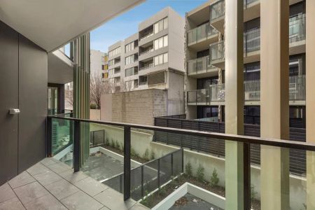 Scandinavian Style One-Bedroom + Study in Prime Location - Photo 4