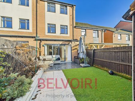 Town house to rent on - Photo 3