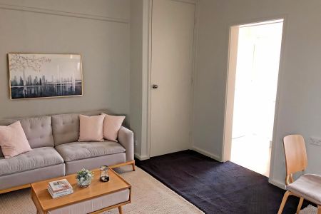 One bedroom Unit - Photo 5