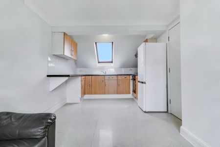 Stag Lane, LONDON, NW9 - Photo 4