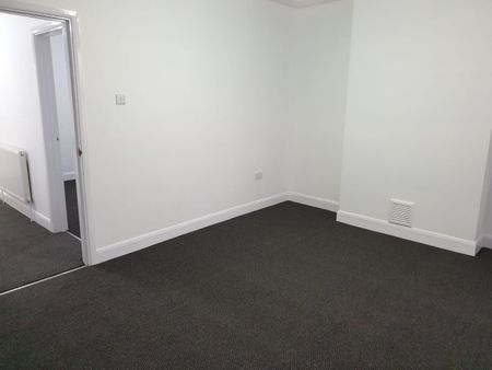 1 Bed Flat, Green Street, E7 - Photo 2