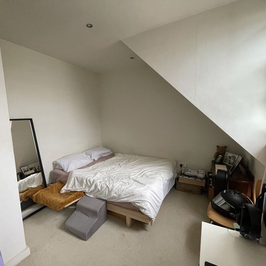 2 Bed Flat, York Avenue, BN3 - Photo 1