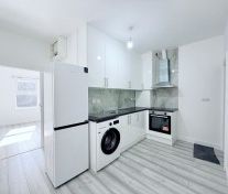 1 bed Apartment for Rent - Photo 1
