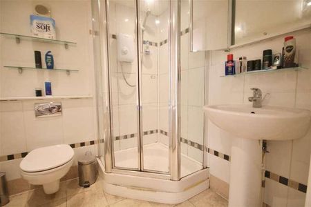 Brecon House, Gunwharf Quays, Portsmouth, PO1 - Photo 5