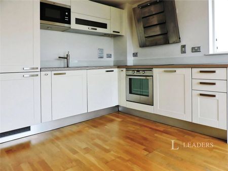 2 bedroom apartment to rent West Street, Brighton, East Sussex, BN1 - Photo 4