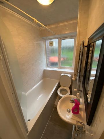 Room in a Shared Flat, Clarence Lane, SW15 - Photo 5