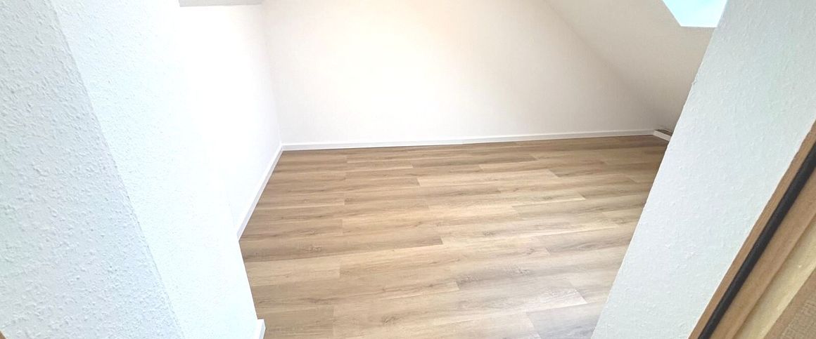 Konz: Frisch renovierte 97 m² Maisonettewohnung – 4 Zimmer, Balkon, lichtdurchflutet. - Photo 1