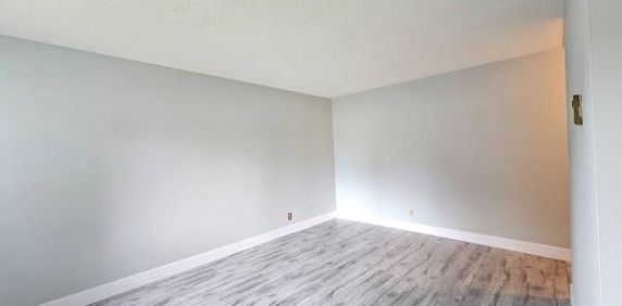 9457 Fletcher Street - 4, 1 bed , 1 bath unit available for rent! - Photo 2