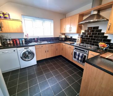 Tukes Avenue, Gosport - Photo 1