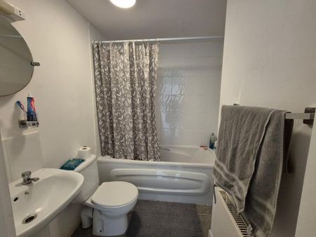 2 bedroom semi-detached house to rent - Photo 5