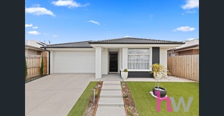 Luxury Family Living with Space, Style & Convenience! - Photo 4