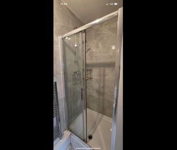 Room in a Shared House, Sterne Street, W12 - Photo 5