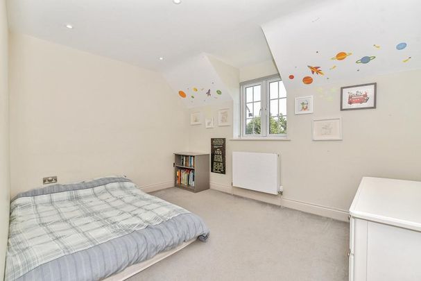 4 bedroom detached house to rent - Photo 1