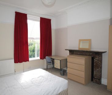 6 bedroom terraced house to rent - Photo 3