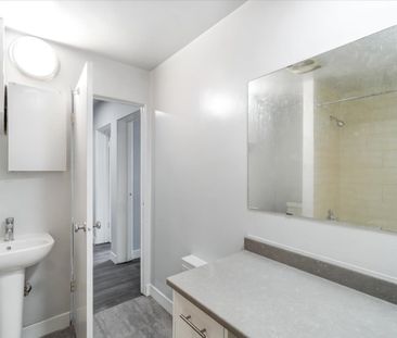 Hillcrest Manor Apartments - 2 Bedroom - Photo 4