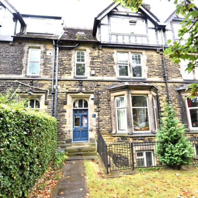 6 bedroom Flat in Hollybank, Leeds - Photo 1
