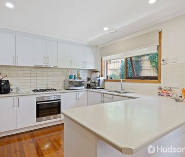 Charming Two-Bedroom Unit in Prime Location! - Photo 5