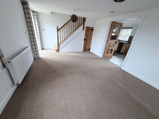 3 bedroom semi-detached house to rent - Photo 1