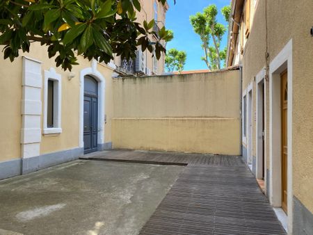 Location Appartement 1 pièce 33m² NARBONNE 11100 - Photo 5