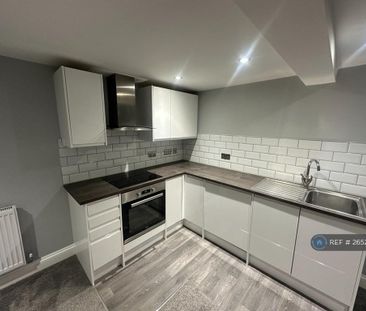 1 bedroom in a house share to rent - Photo 3