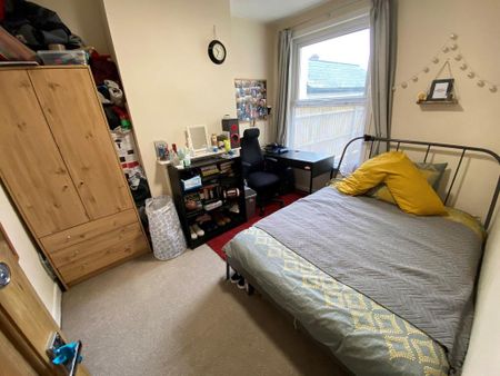 4 bedroom terraced house to rent - Photo 3