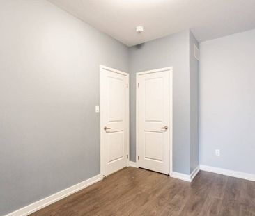 For Lease - 219 Huguenot Road, Oakville, Ontario - Photo 2