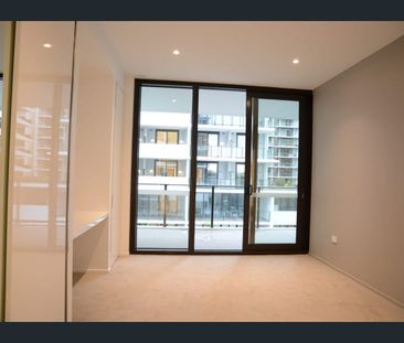 Two-bedroom Apartment with Modern Finishes Where Everything is at Your Door! - Photo 2