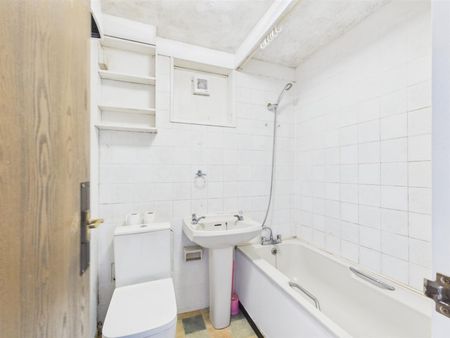 1 BED House To rent - Photo 4