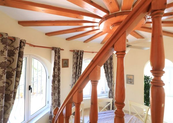 Villa for rent in Cumbre del Sol with 5 bedrooms