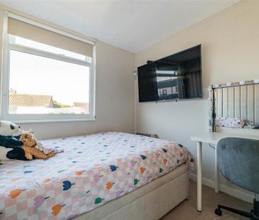 3 bedroom semi-detached house to rent - Photo 6