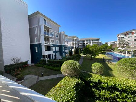 The Perfect Lifestyle one bedroom plus study in Breakfast Point. - Photo 4