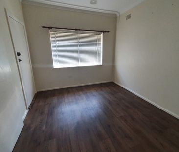 128 Carthage St, Tamworth - Photo 4