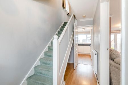 3 bedroom semi-detached house to rent - Photo 2