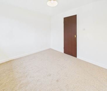 Price £895 pcm - Available Now - Unfurnished - Photo 3