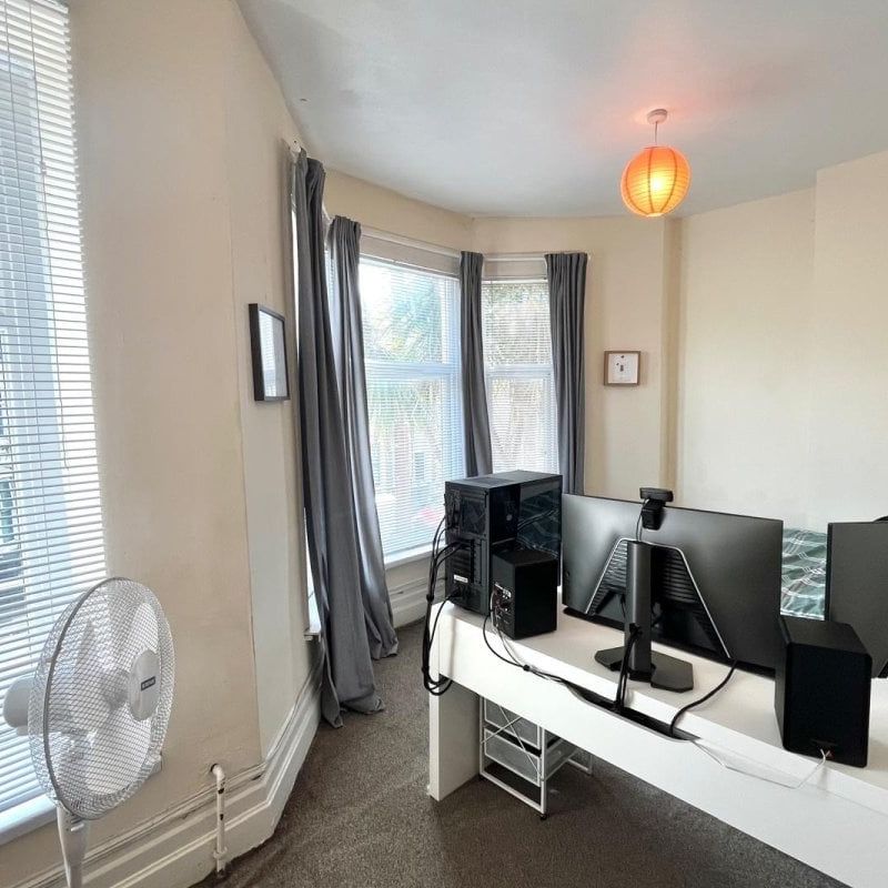 Claude Road - Photo 1