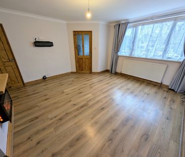 A 3 Bedroom Terraced - Photo 1