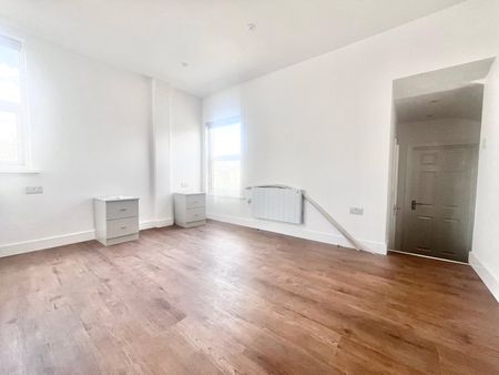 Hanworth Road, Hounslow, TW3 3TU - Photo 5