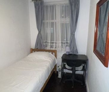 Room in a Shared House, St. Ann's Road, N15 - Photo 6
