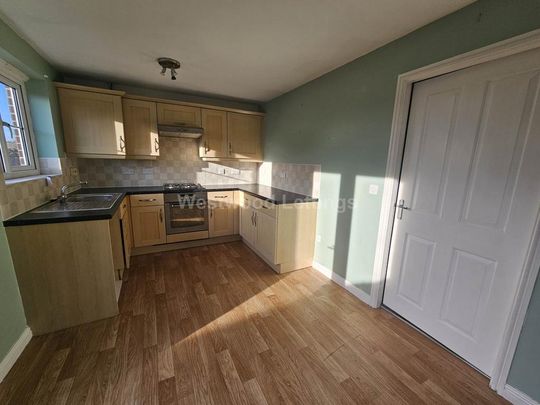 3 bedroom semi-detached house to rent - Photo 1