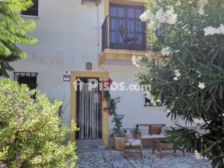 Casa adosada en alquiler en Avenida de Juan Sebastián Elcano - Photo 2