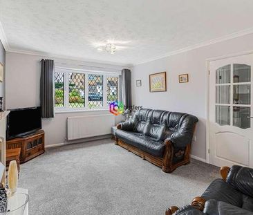 Cleeve Hill Gardens, Waterthorpe, S20 - Photo 4