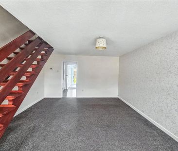 2 bedroom end of terrace house to rent - Photo 2